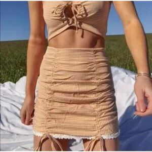 Princess Polly Mustard & White Gingham w/ Lace Trim Front Ruched Skirt sz 0 EUC